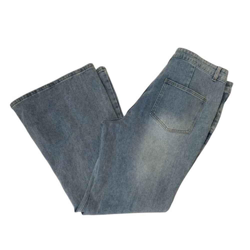 Cupshe Lightwash Flare Leg Blue Jeans - Size XL